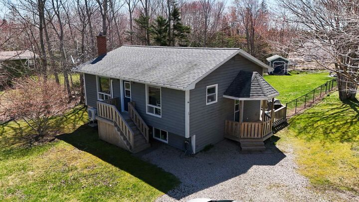 202 Saunders Road — photo 1