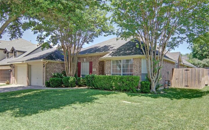 Property Photo:  6922 Briarwood Drive  TX 76132 