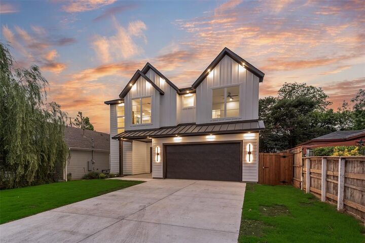 Photo de la propriété:  3530 Gibsondell Avenue  TX 75211 