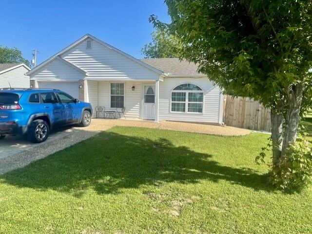 Property Photo:  121 E Veterans Parkway  AR 72756 
