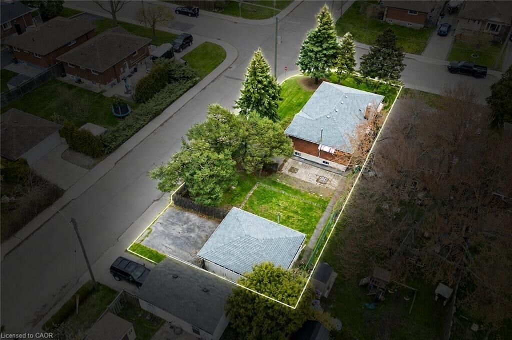 Property Photo:  14 Callie Road  ON L9A 1Z4 