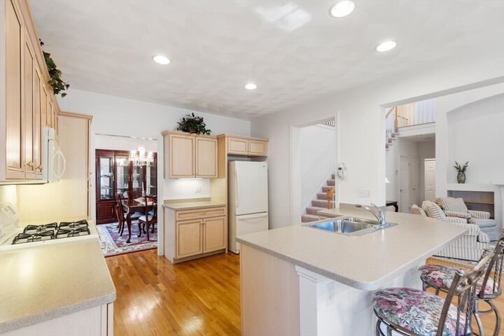 Property Photo: 91 Emerald Ct 91 MA 01876