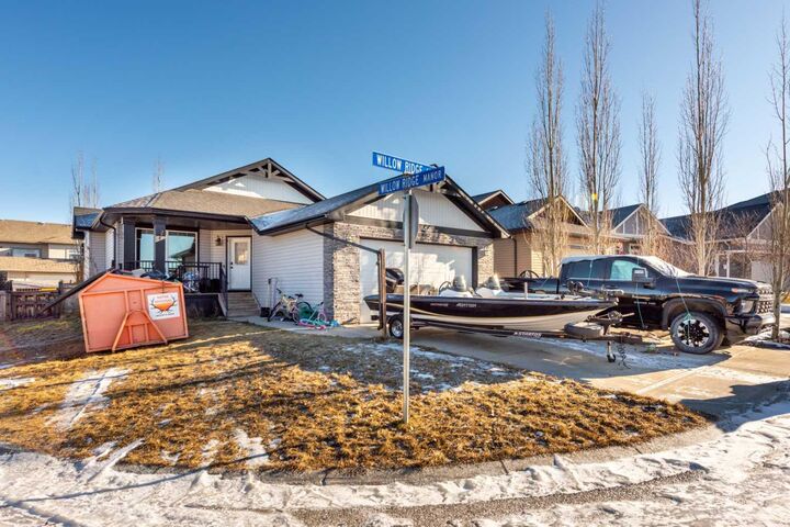 Property Photo: 100 Willow Ridge Link AB T0L 0H0