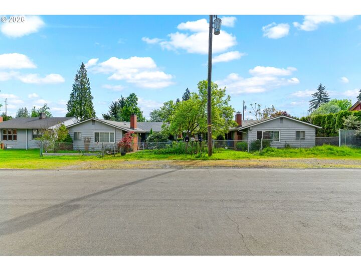Property Photo: 3713 M St WA 98663