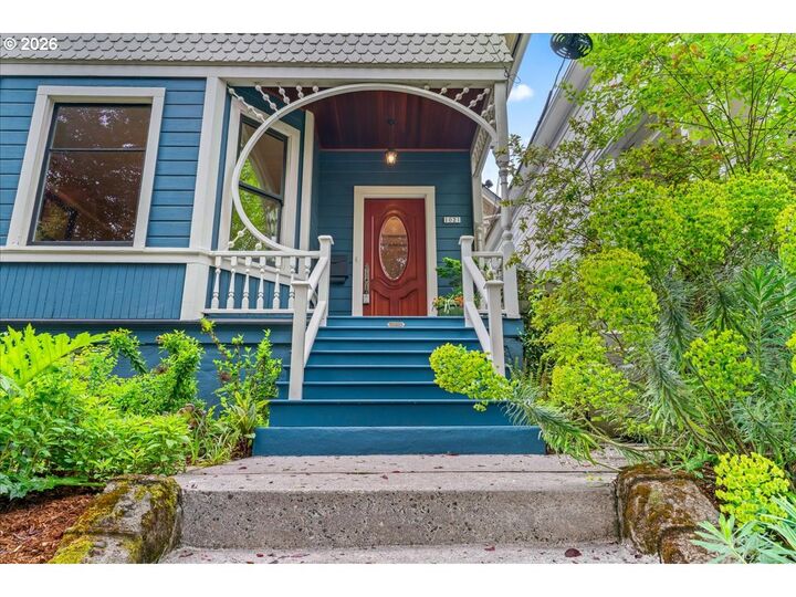 Property Photo: 1021 SE 37th Ave OR 97214