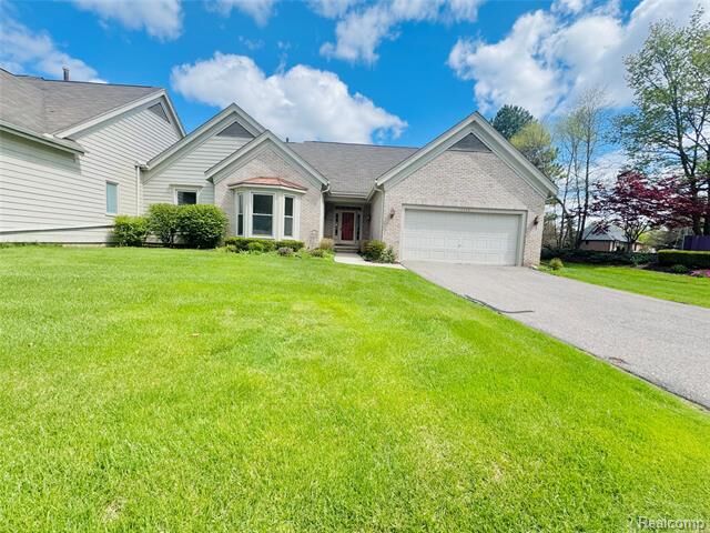 Property Photo:  35460 Woodfield Drive  MI 48331 