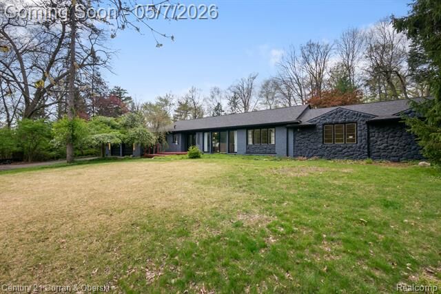 Property Photo:  27869 Old Colony Street  MI 48334 