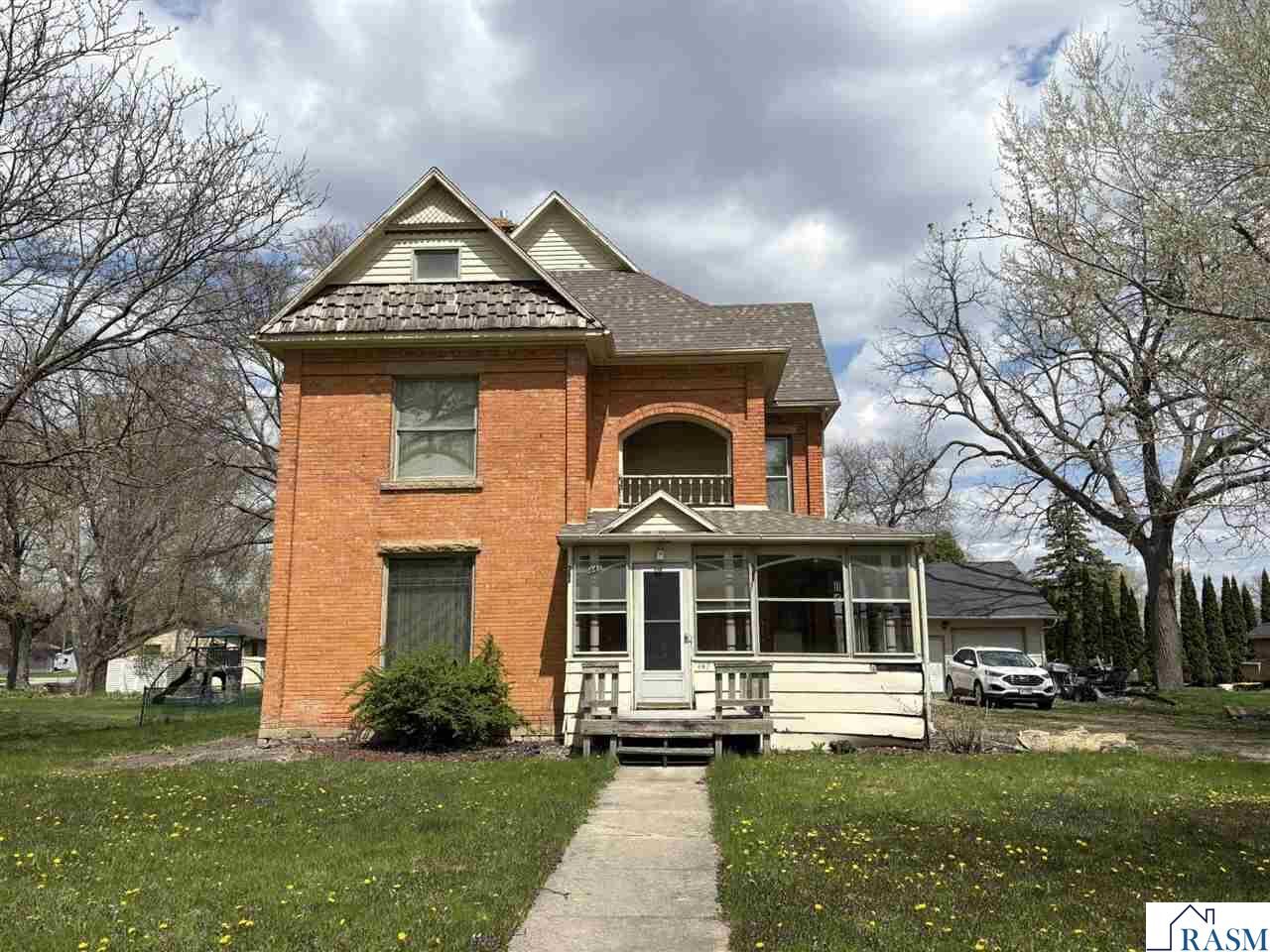 Property Photo:  447 NW 1st Avenue  MN 56098 