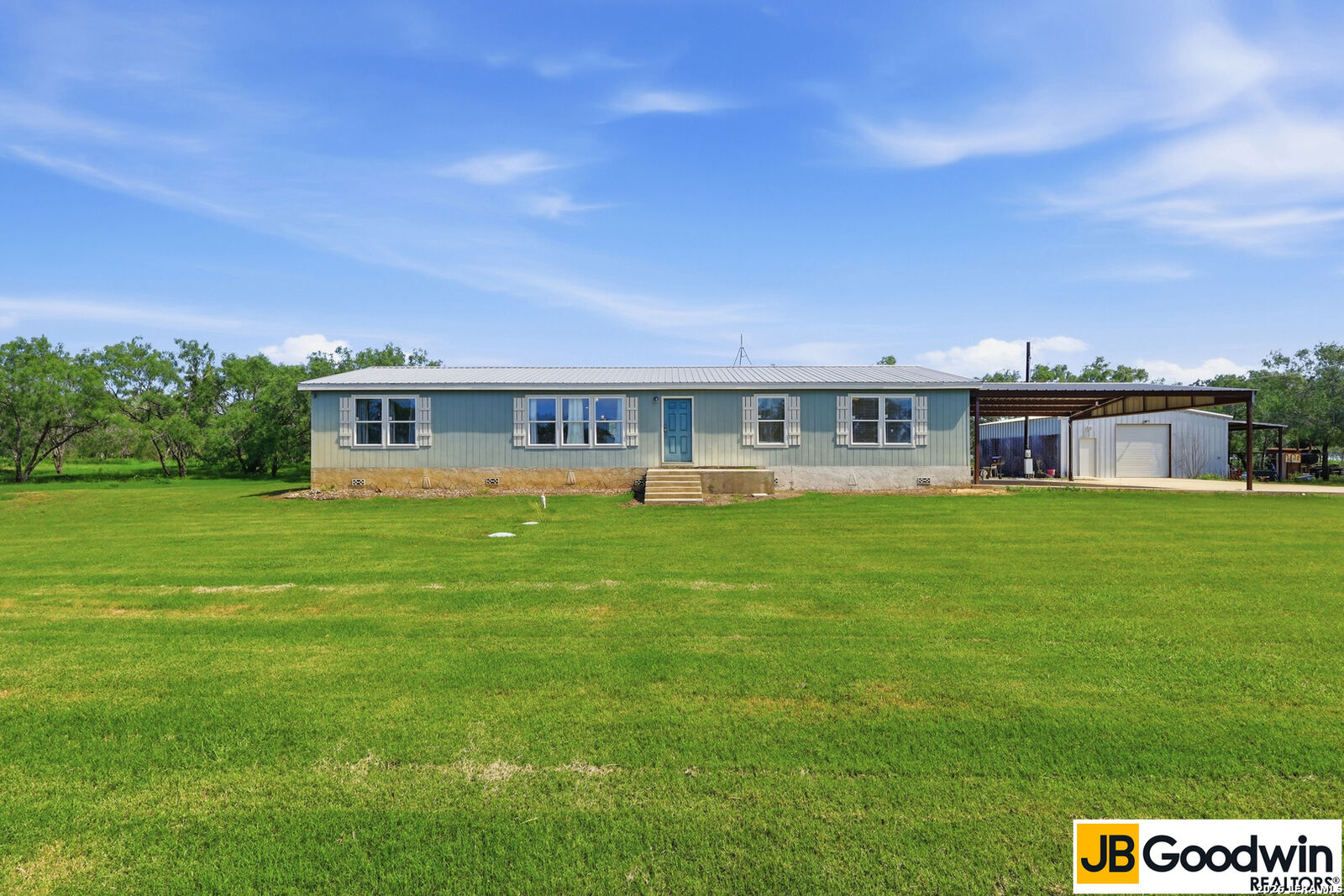 Property Photo:  152 E County Road 304  TX 78026 