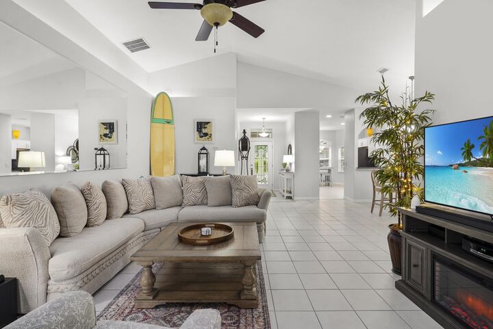 Property Photo:  972 Ridgewood Ln  FL 32086 