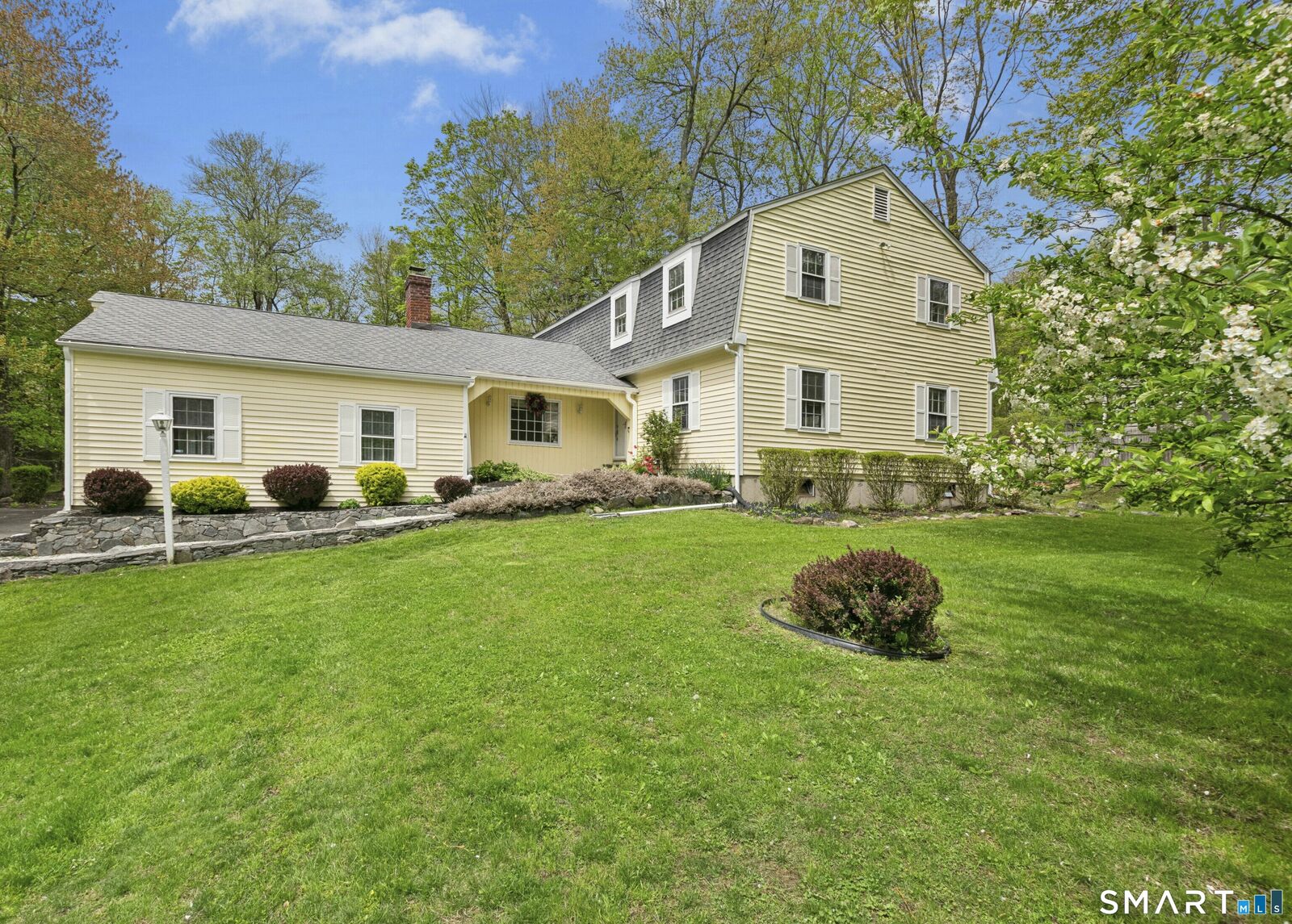Property Photo:  12 Heritage Drive  CT 06811 