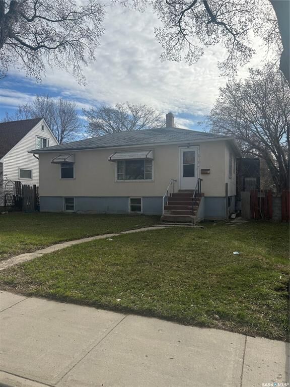 Property Photo: 1133 Elphinstone Street SK S4T 3M2