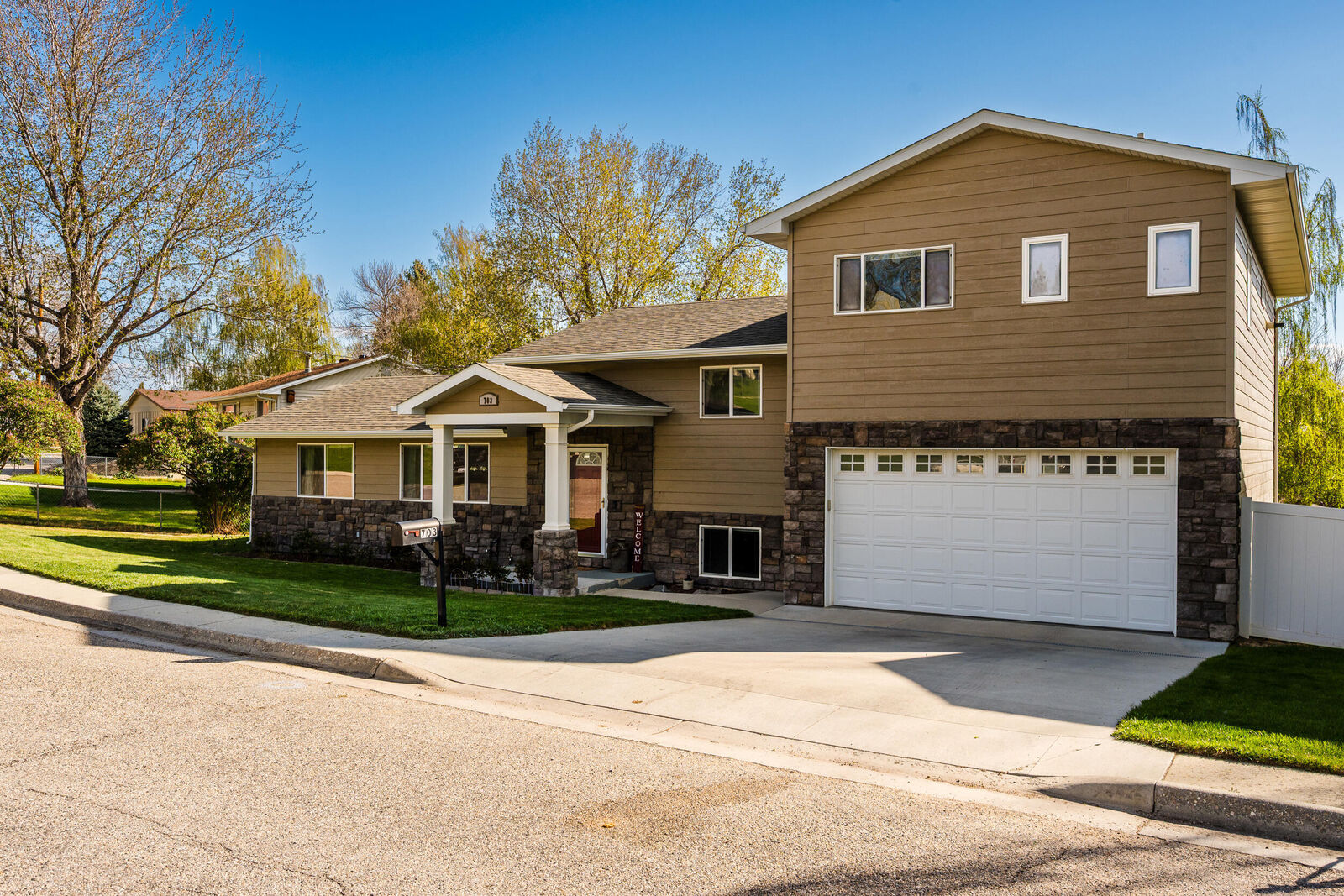 Property Photo:  703 Circle Drive  WY 82834 