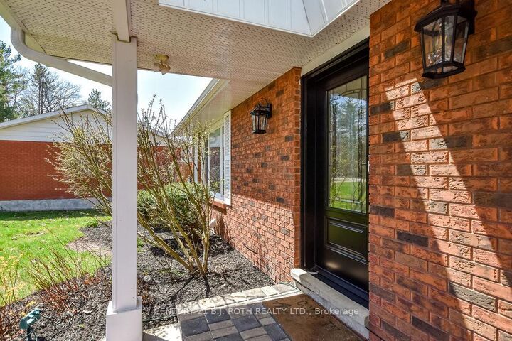 Property Photo: 1078 Sunnidale Road ON L4M 4S4