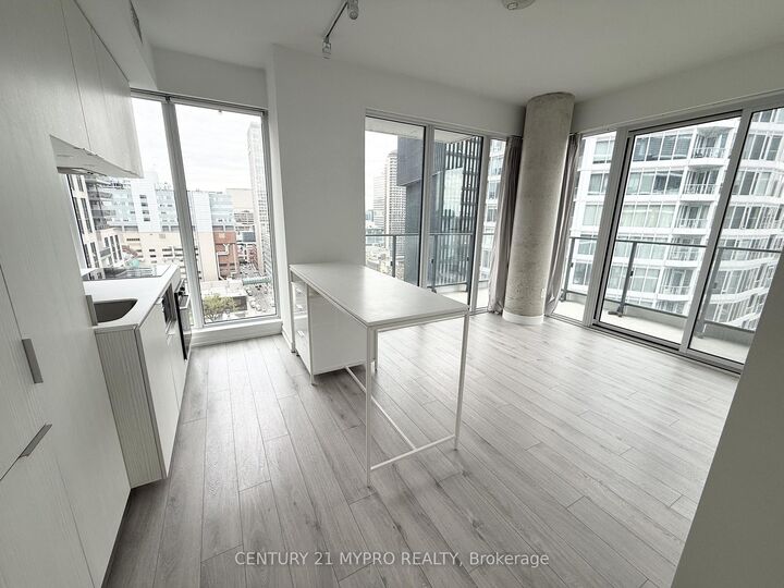 Property Photo:  77 Shuter Street 2313  ON M5B 0B8 