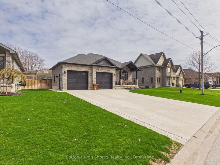 Property Photo:  345 Ray Street  ON N0H 2C1 