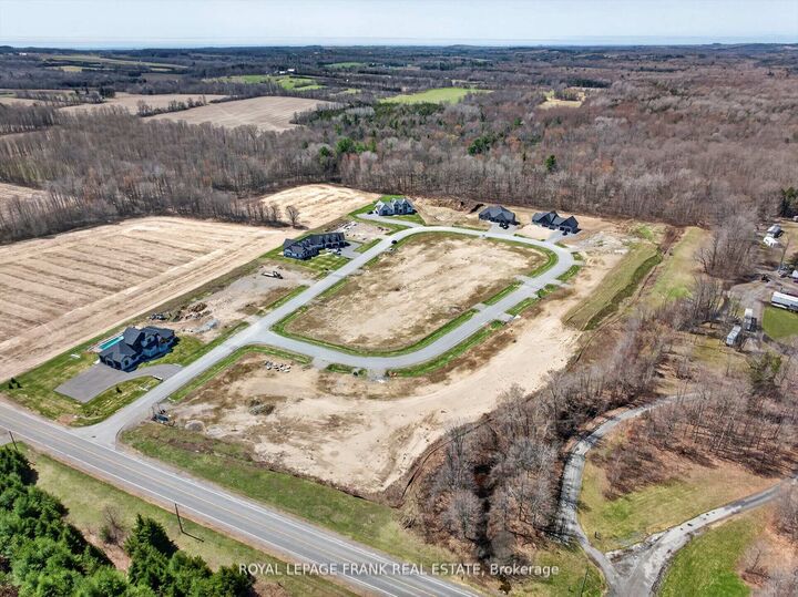 Property Photo:  5422 Winfield Drive  ON L1A 0G1 