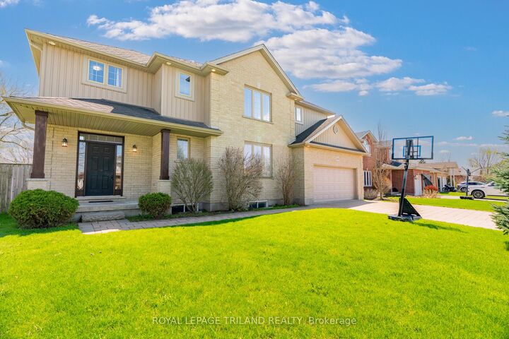 40 Fieldstone Crescent — photo 1