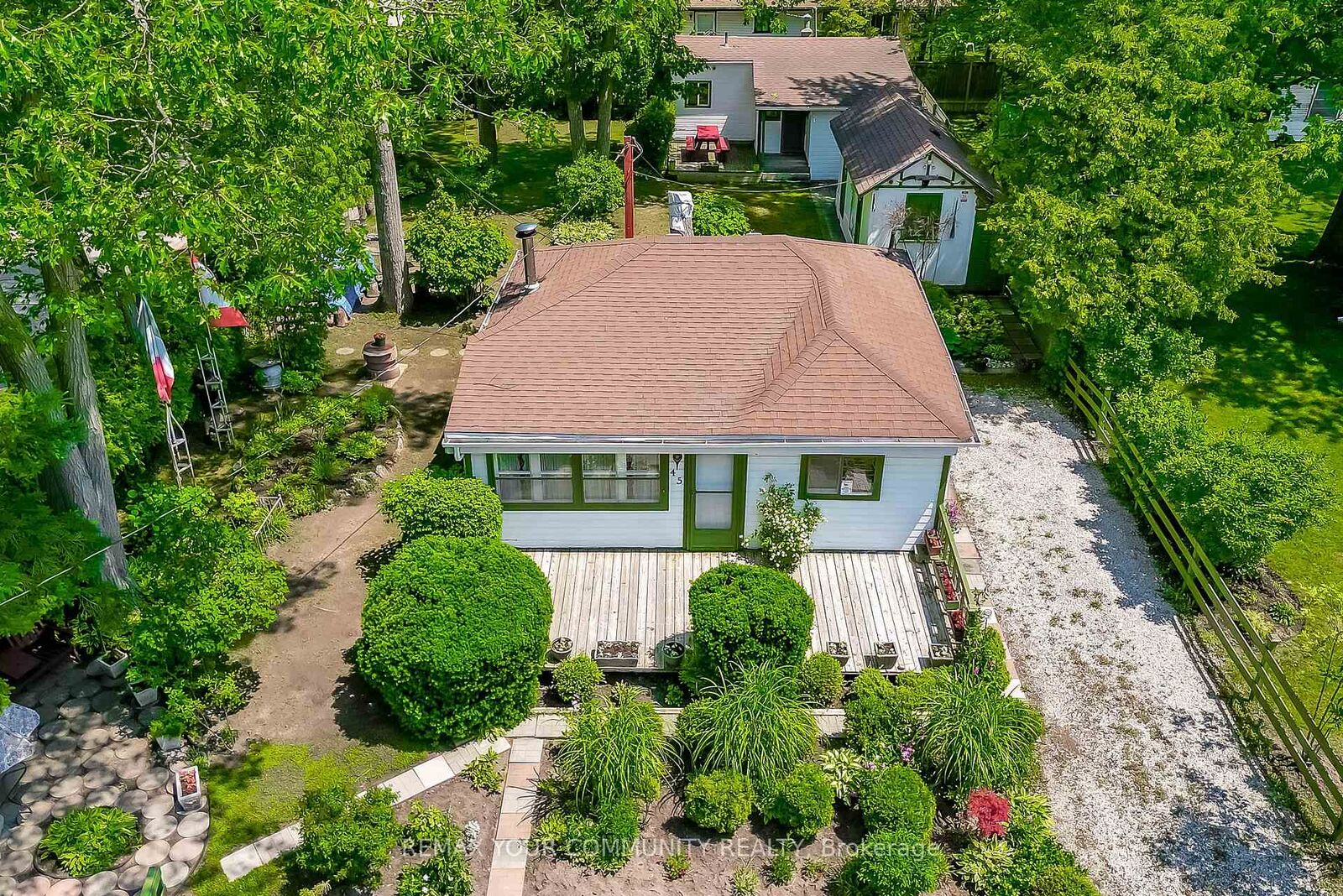 Property Photo:  45 30th Street  ON L9Z 2C8 