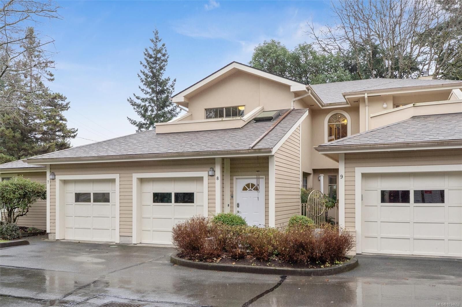 Property Photo:  909 Admirals Rd #8  BC V9A 2P1 