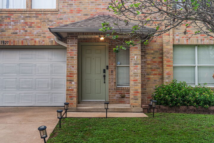 Property Photo:  7327 Pusch Ridge Loop  TX 78749 