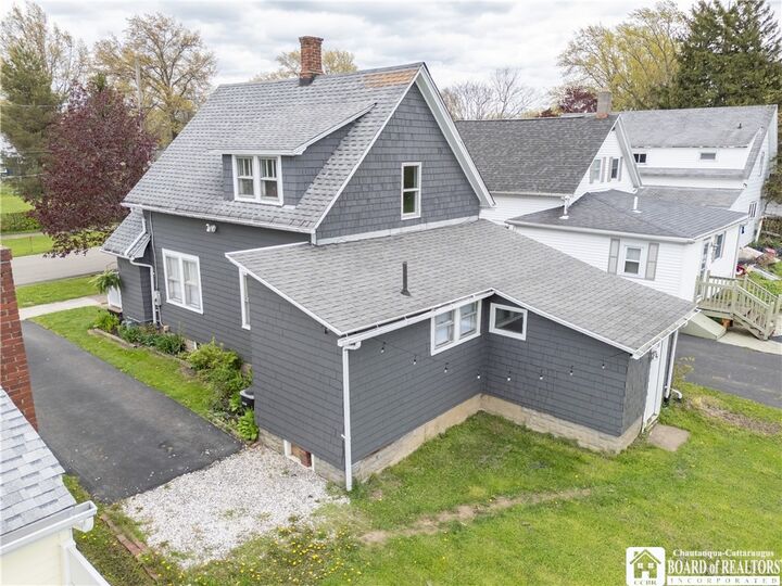 Property Photo:  427 Bucknor Street  NY 14048 