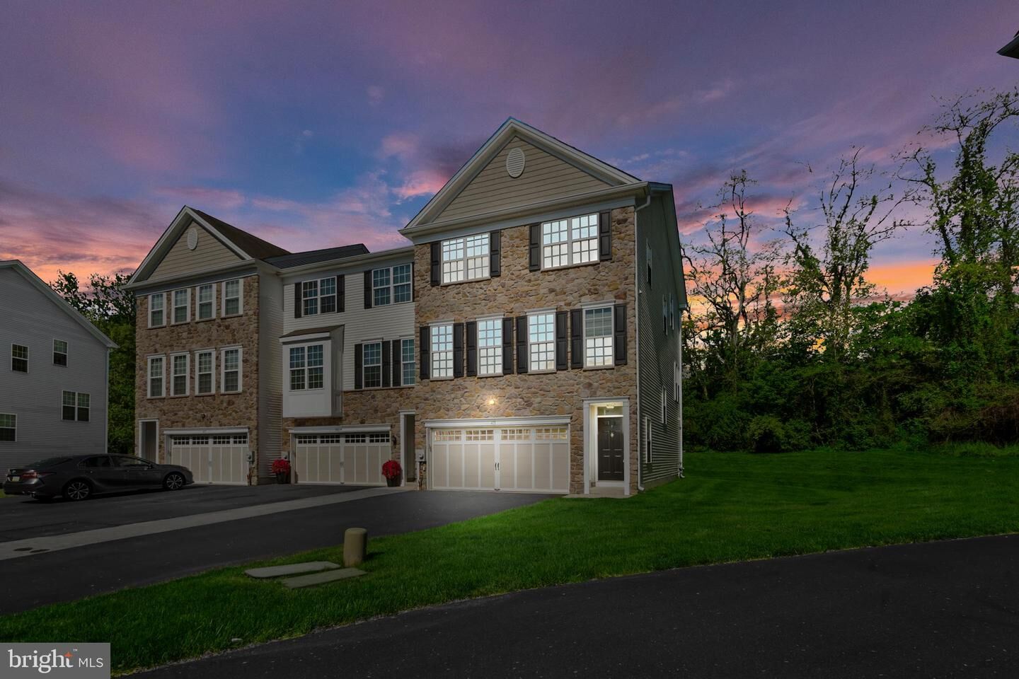 Property Photo:  415 Chestnut Court  PA 19047 