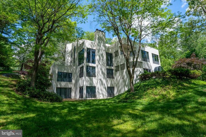 Property Photo: 910 Pennwood Circle PA 17601