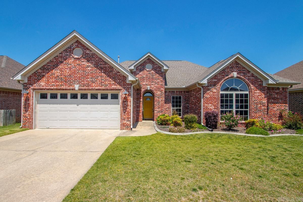 Property Photo:  5518 Village Trace  AR 72015 