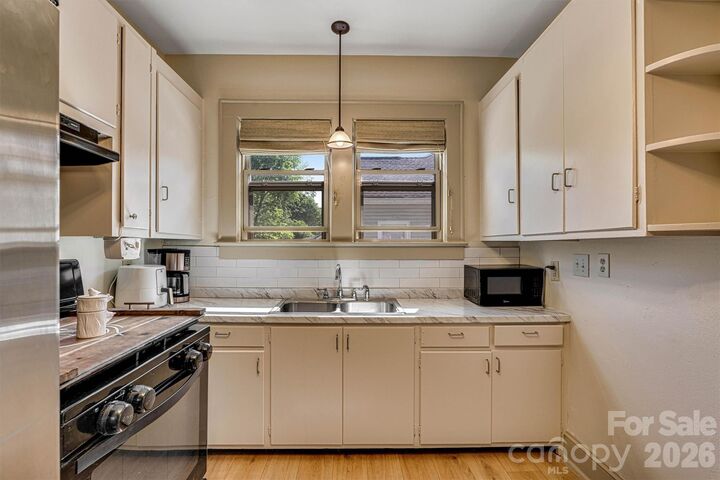 Property Photo:  220 W 8th Street  NC 28658 