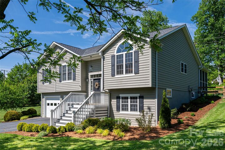 Property Photo:  5 Mallory Meadows Court  NC 28704 
