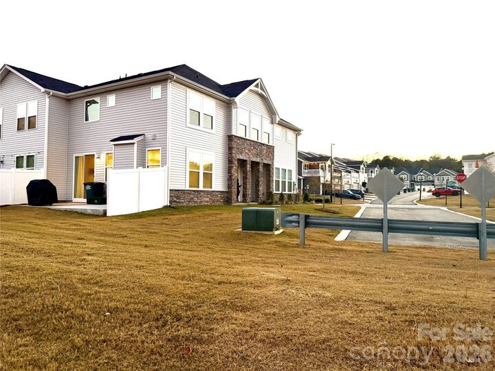 Property Photo:  14618 Tamarack Drive  NC 28278 