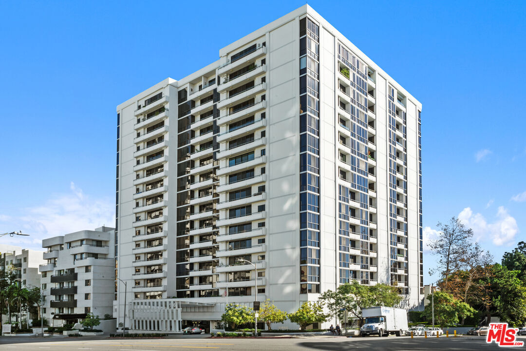 Property Photo:  10660 Wilshire Blvd  CA 90024 