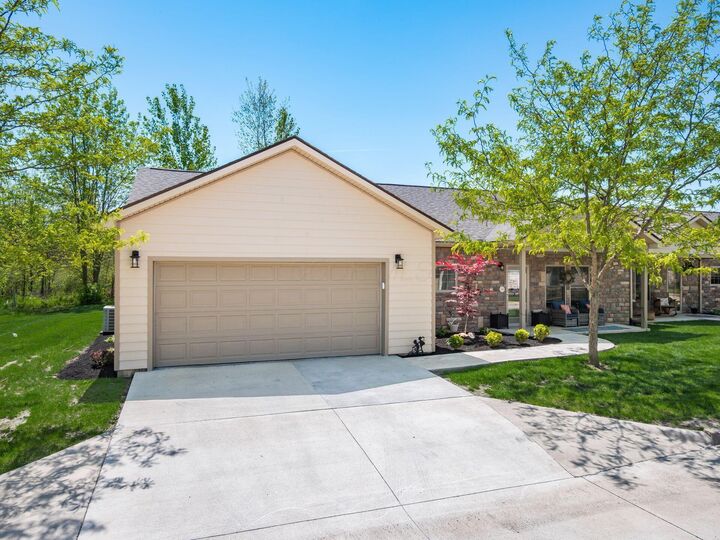 Property Photo: 680 Albany Way OH 43302