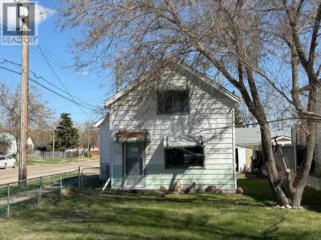 Property Photo:  702 3 Street Southwest  AB T0J 0Y6 