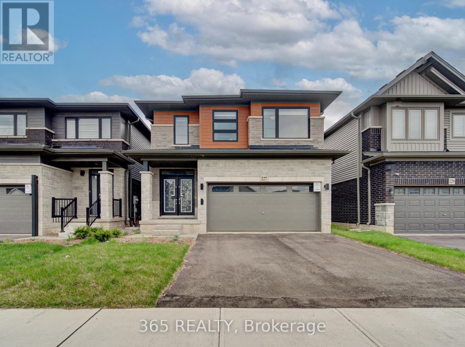 Property Photo:  227 Longboat Run West  ON N3T 0X1 