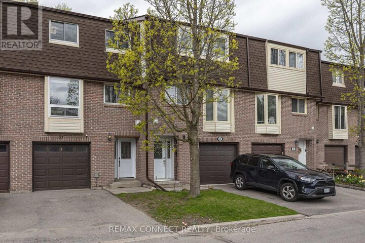 Property Photo:  350 Camelot Court 37  ON L1G 6P7 