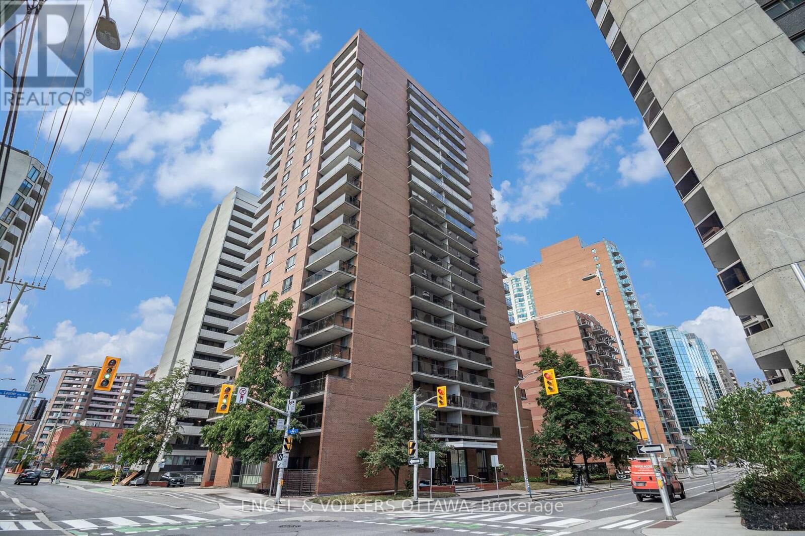 Property Photo:  475 Laurier Avenue West 907  ON K1R 7X1 