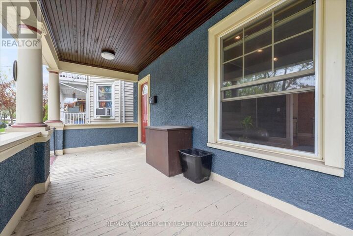 Property Photo:  19 Thomas Street  ON L2R 6L7 