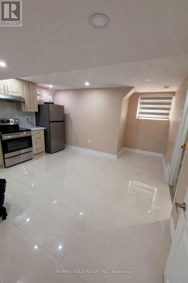 Property Photo:  35 Latania Boulevard Bsmt  ON L6P 1T1 