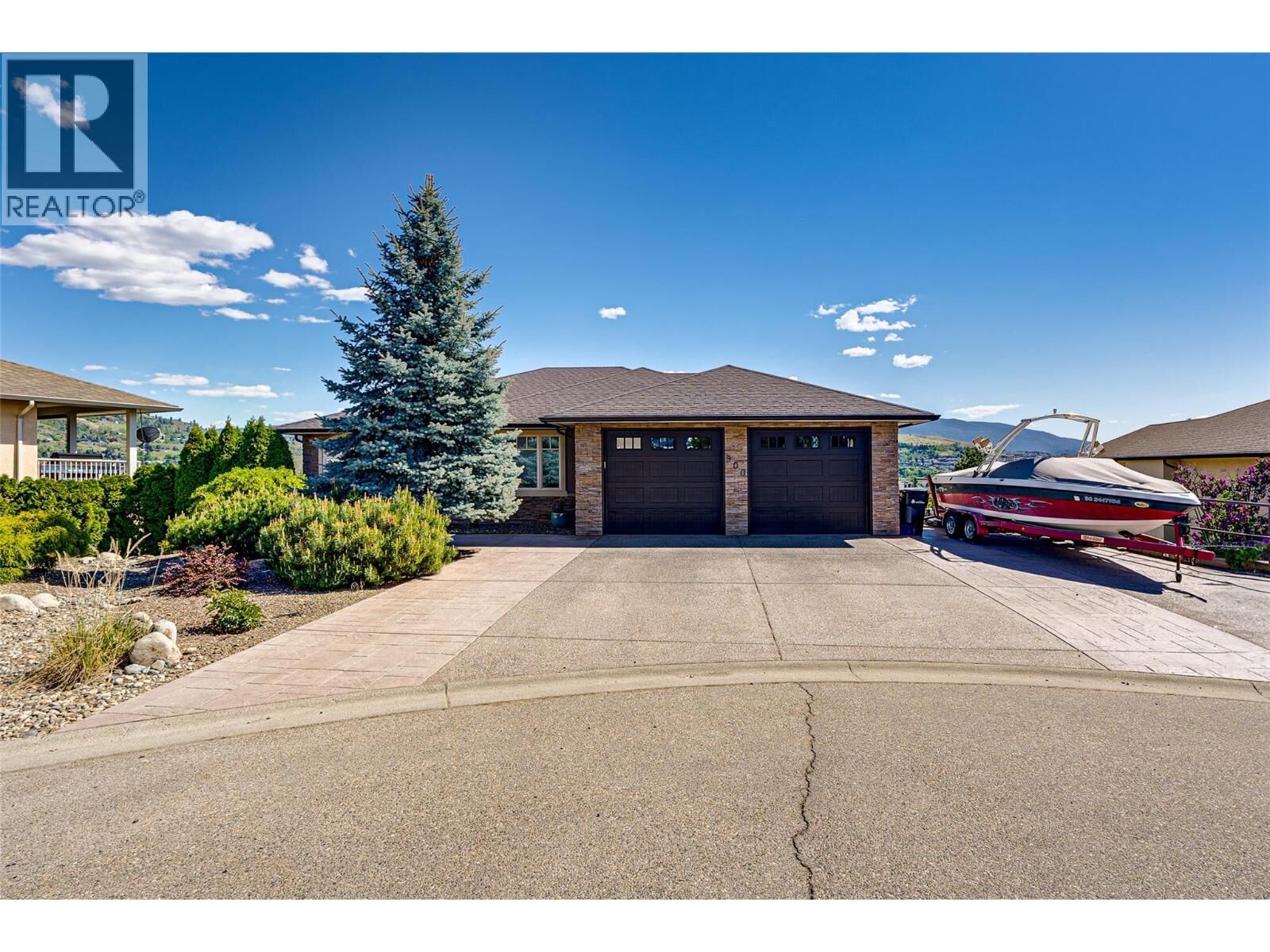 Property Photo:  900 33 Avenue  BC V1T 9V7 