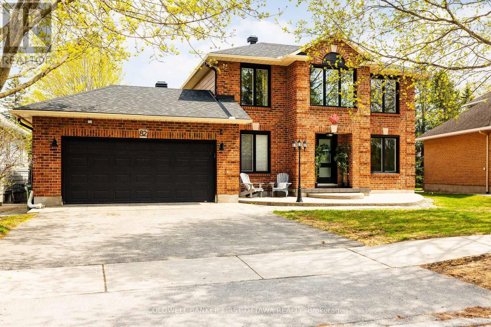 Property Photo:  82 Beechfern Drive  ON K2S 1E3 