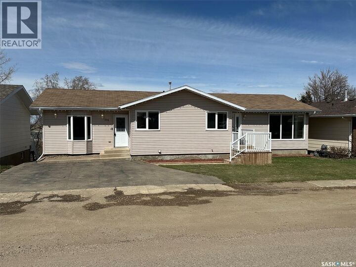 Property Photo:  1114 Herbert Avenue  SK S0H 2A0 
