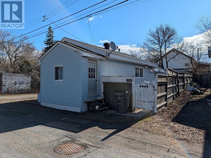 Property Photo:  78-79 Helen Street  ON P0J 1C0 