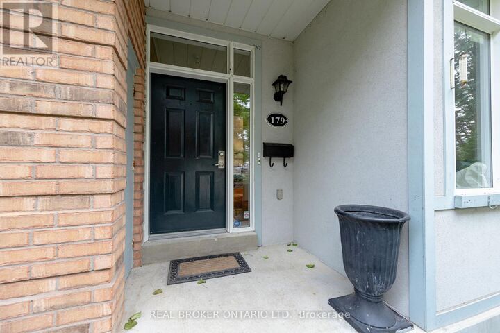 Property Photo:  179 Hanson Street Main  ON M4C 1A7 