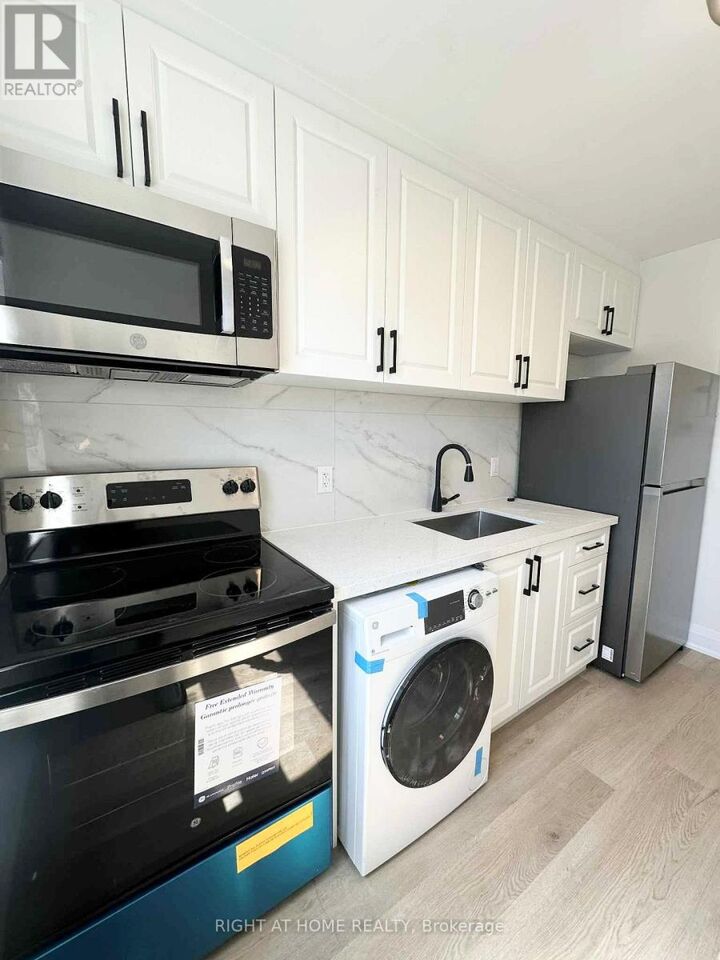Property Photo:  155 Stinson Street 3  ON L8N 1S8 