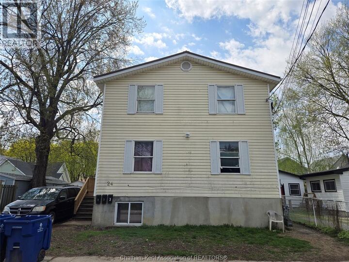 Property Photo:  24 Foster Street  ON N7M 4N5 