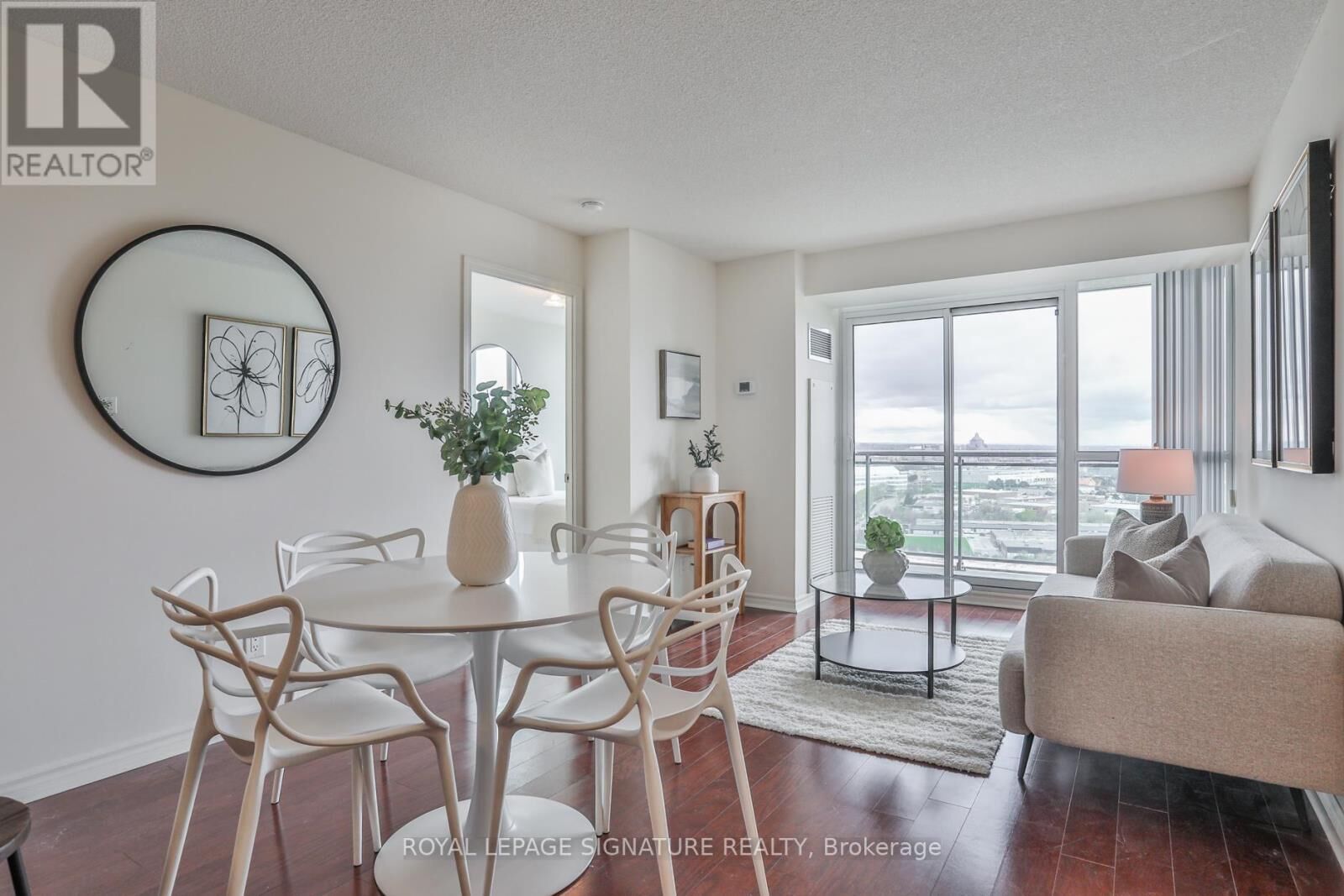 Property Photo:  88 Grangeway Avenue 2207  ON M1H 0A2 