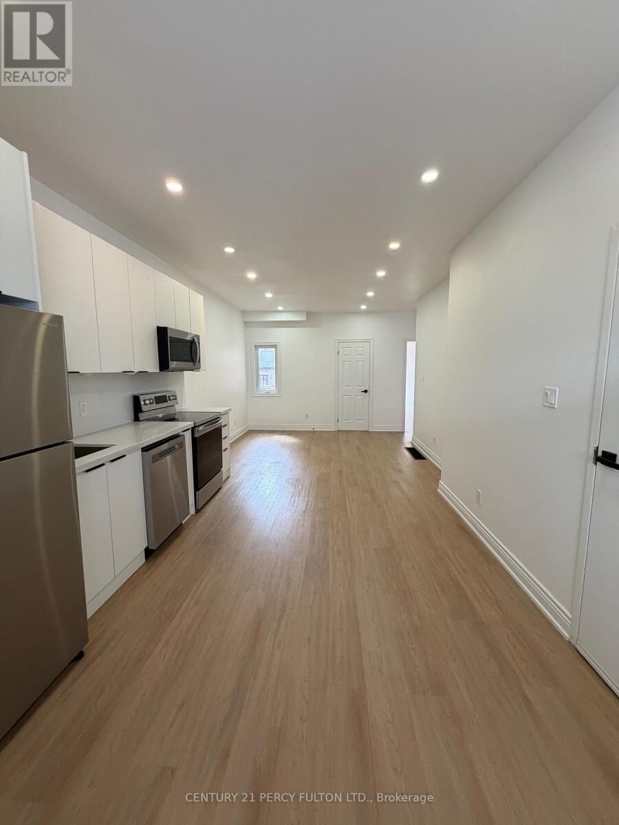 Property Photo:  382 Lansdowne Avenue Main  ON M6H 3Y3 