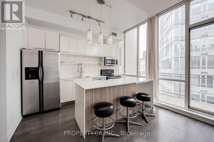 Property Photo:  220 Victoria Street Ph2104  ON M5B 2R6 